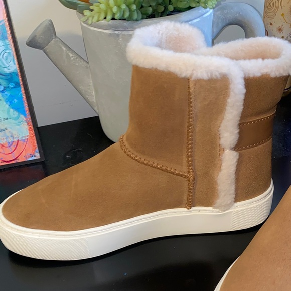NWOB!! UGG Aika Suede Shearling Lined Boots In Chestnut Size 6 - Picture 7 of 12